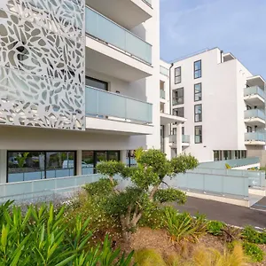 https://lagrange-aparthotel-les-jardins-dolympie.fr-provencehotel.com